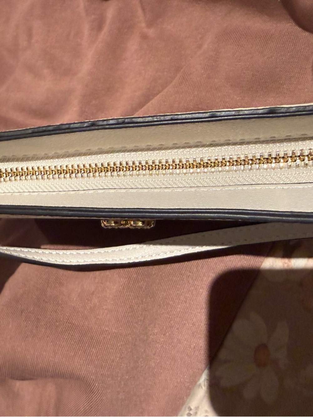 Floral Print Wristlet Clutch in Cream and Pink - Picture 6 of 7